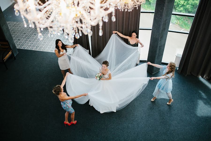 Fotógrafo de casamento Arina Markova (id7915216). Foto de 29 de agosto 2017