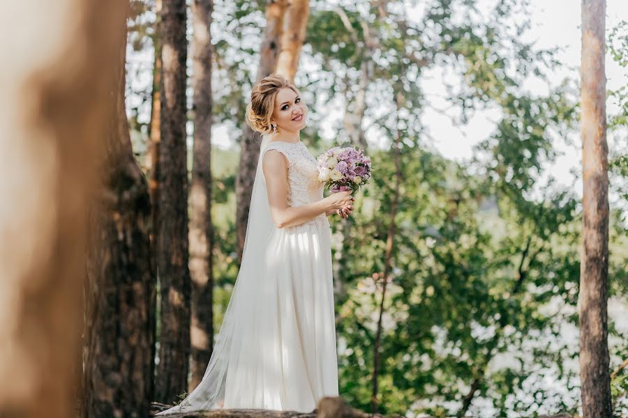 Wedding photographer Lyubov Kirillova (lyubovk). Photo of 23 August 2017