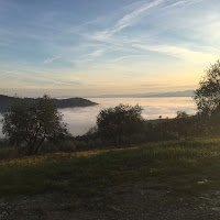 Nebbia sopra la terra. di 