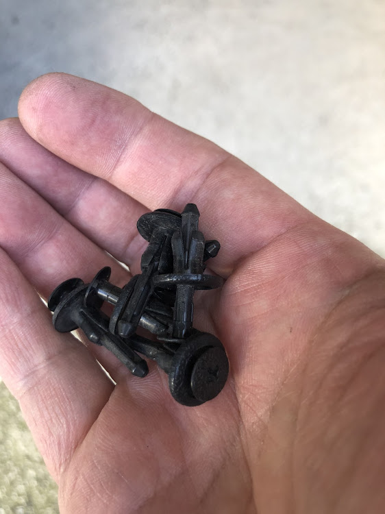 ハイエースバンのDIY・シャコタン風・なんて言う部品❓・リフレッシュ完了に関するカスタム事例の投稿画像3枚目
