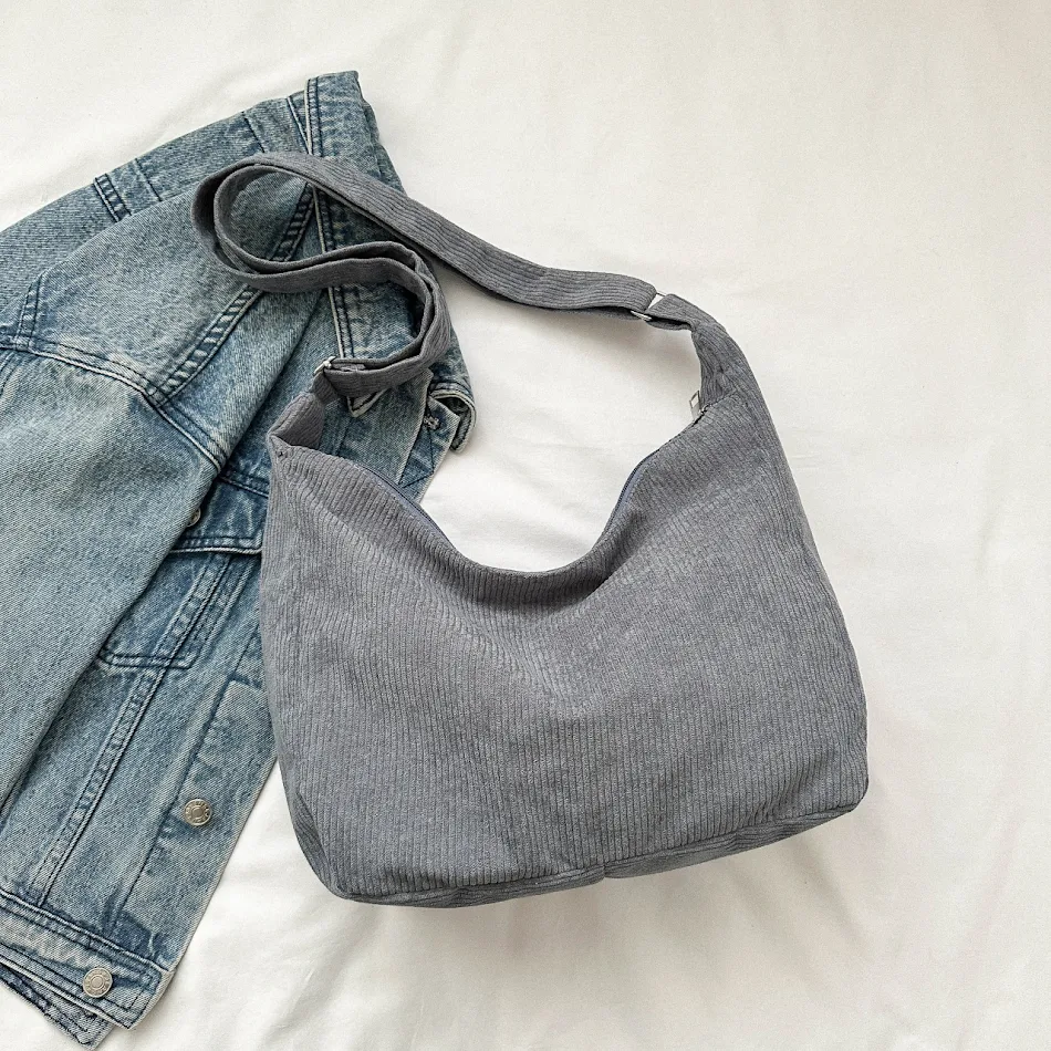 Bolsa de ombro de veludo simples Moda em lona Uma bolsa charmosa e funcional, perfeita para o uso diário, oferecendo praticidade e estilo.