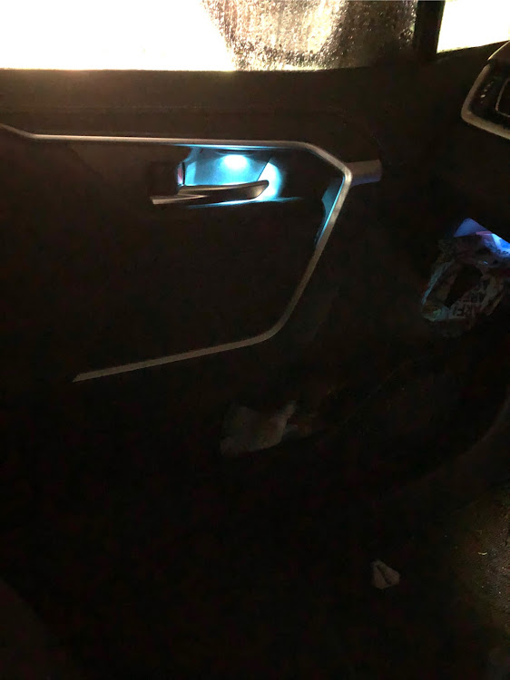 RAV4のrav4・簡単作業・DIY・ドアハンドルに関するカスタム事例の投稿画像1枚目