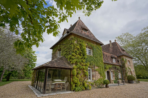 Property with pool and garden 4