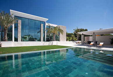 Maison avec jardin et terrasse 2