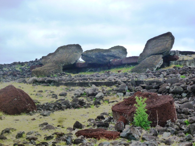 ISLA DE PASCUA. RECORRIDO POR LA COSTA SUR Y ANAKEMA. ATARDECER EN TAHAI - CHILE, de Norte a Sur con desvío a Isla de Pascua (6)