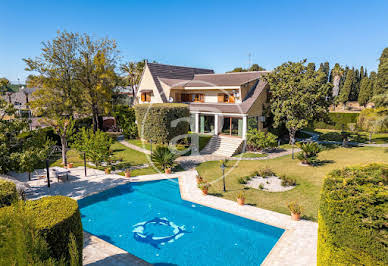 House with pool and terrace 2