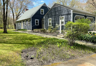 House with garden 8