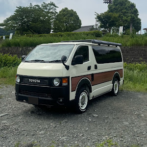 ハイエースバン KDH206V