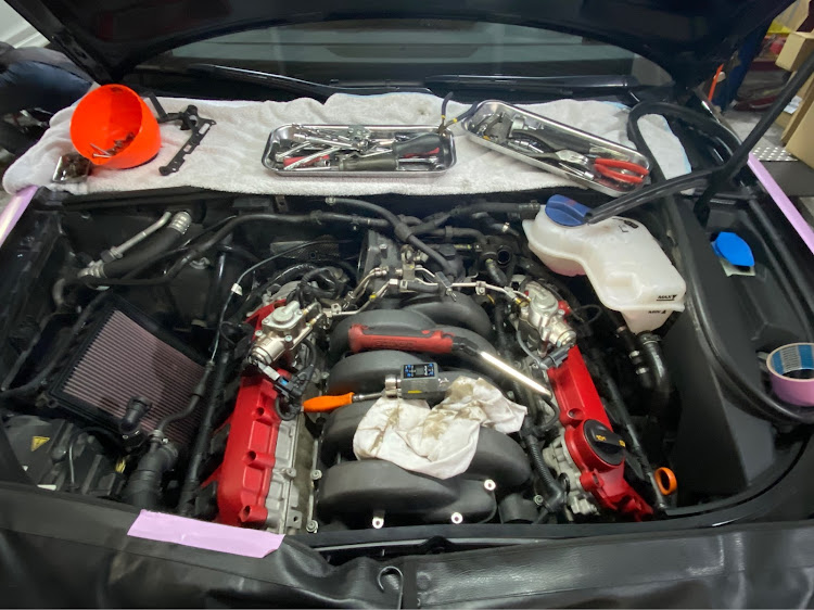 RS4 セダンのインテーク分解・エンジンカバー塗装に関するカスタム事例の投稿画像2枚目