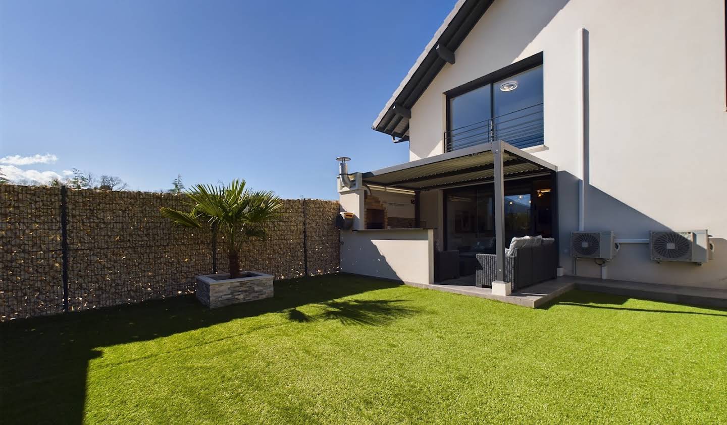 Maison avec terrasse Saint-Jeoire-Prieuré