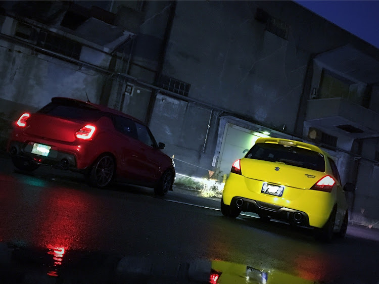 スイフトスポーツのS.H.I.L.I.S.・名古屋の港です・特になんも無い投稿ですよ、ええ😇・任務完了？に関するカスタム事例の投稿画像2枚目