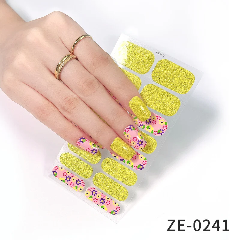 Adesivos de manicure natalinos impermeáveis para homens, com designs fashion, fáceis de aplicar e duráveis para as festas.