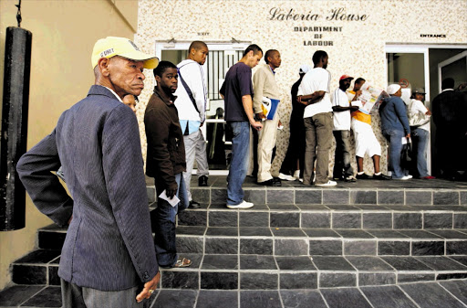 A queue for Unemployment Insurance Fund payments at the Department of Labour in Port Elizabeth. File photo.