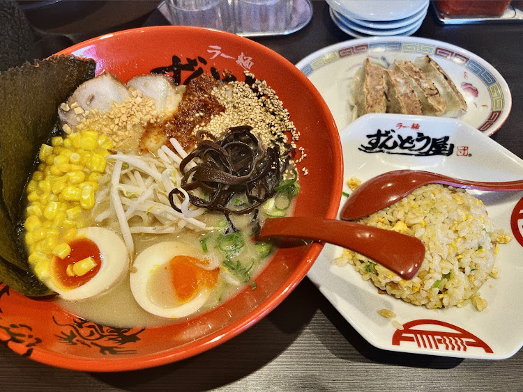 アルファードのカーポートマルゼン枚方店・ラー麺 ずんどう屋京都八幡店・AEON MALL 久御山店・SUPER AUTOBACS 京都伏見店・帰ってきた あぶない刑事に関するカスタム事例の投稿画像2枚目