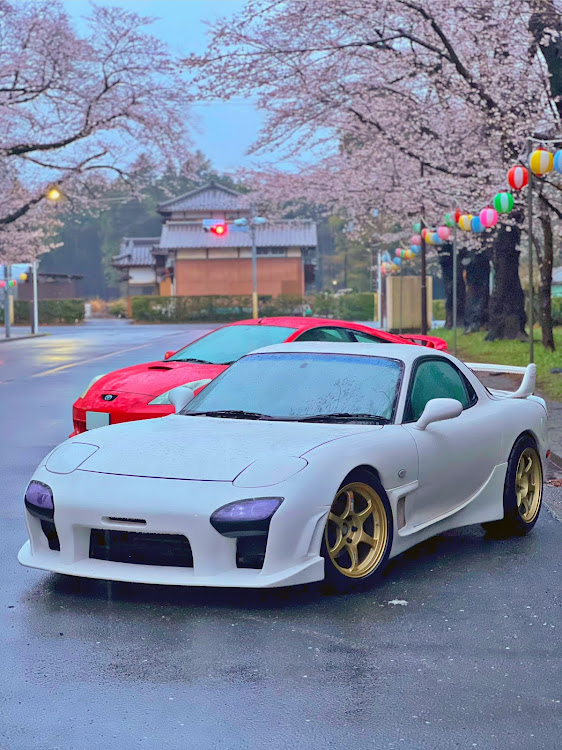 RX-7のFD3S・SSR typeC・マツダスピード・サクラと愛車・雨の日の1枚に関するカスタム事例の投稿画像1枚目