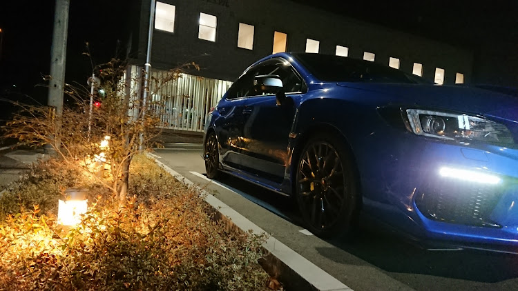WRX STIの金欠病・エネオスにはギャルがいる・夜のドライブ・買い物&徘徊・早く洗車したいに関するカスタム事例の投稿画像3枚目