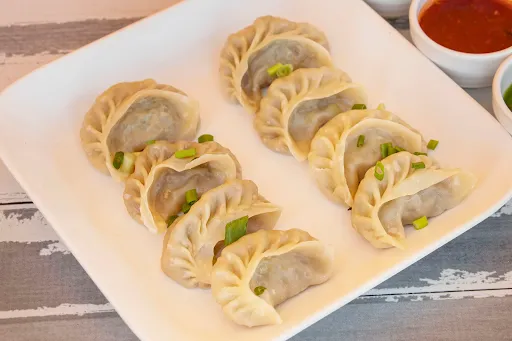 Veg Steamed Momos [8 Pieces]