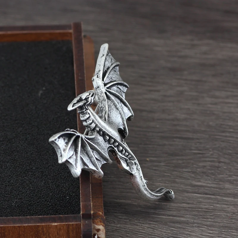 Broche de personnalité pour hommes et femmes, accessoire rétro en alliage, ornement, ajoutez une touche vintage et unique à votre style avec ce pin élégant.