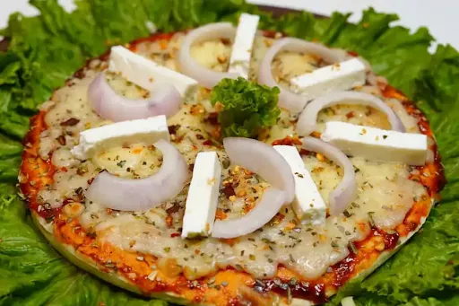 Paneer Onion Pizza