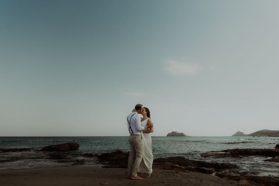 Wedding photographer Manos Mathioudakis (meandgeorgia). Photo of 17 May 2021