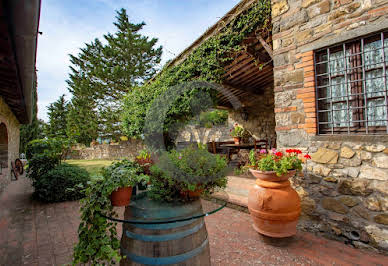 Corps de ferme avec dépendances et jardin 5