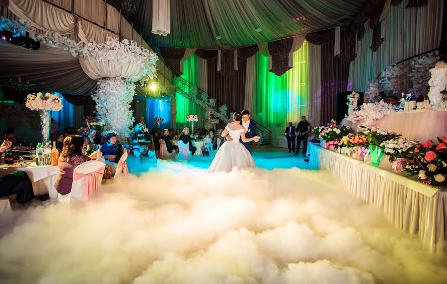 Fotógrafo de bodas Vika Miroshnichenko (vrodekakvika). Foto del 6 de febrero 2019