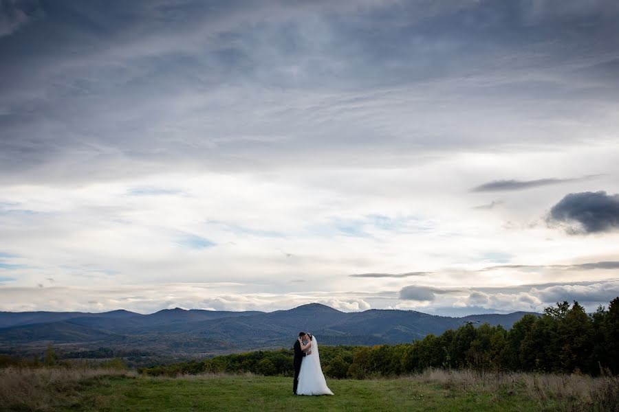 Wedding photographer Bogdan Vіntonyak (photoartmedia). Photo of 11 December 2020