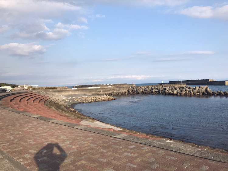 エクシーガの花粉が～🤧・用宗漁港と海岸・昔はナンパスポット・一度位来ても損は無い・オデッセイに見えて来るに関するカスタム事例の投稿画像4枚目
