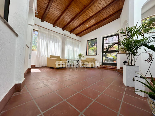 Appartement avec terrasse et piscine 5
