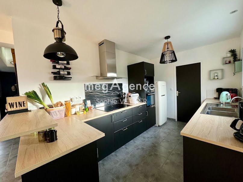 Vente maison 7 pièces 120 m² à Vitre (35500), 321 500 €