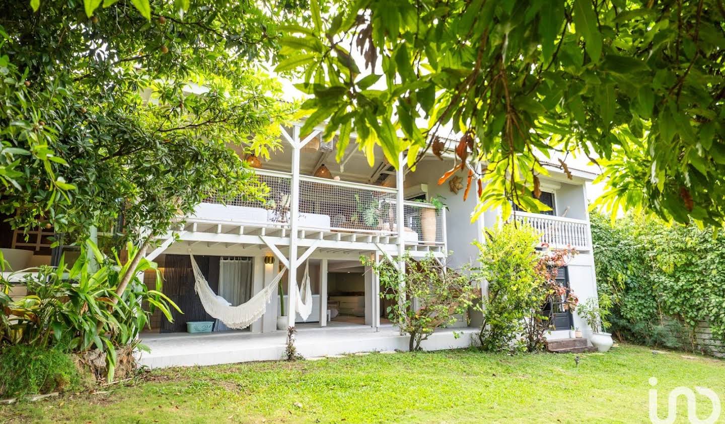 House with pool and terrace Saint francois