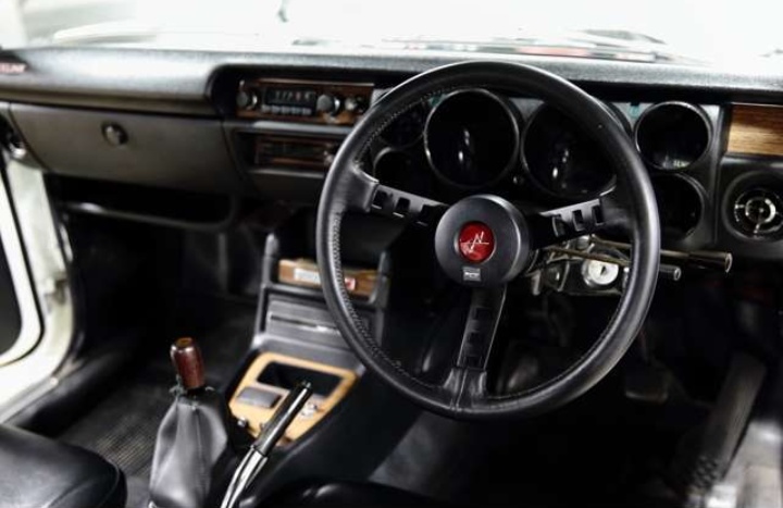 アルファードのJ-AutoShow・こんな綺麗なハコスカがカーセンサーに🤣・なんでこんなカッコいいの笑・にしても綺麗すぎ・たかいぞーー？に関するカスタム事例の投稿画像3枚目