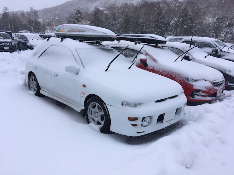 インプレッサ スポーツワゴンの雪まみれに関するカスタム事例の投稿画像1枚目