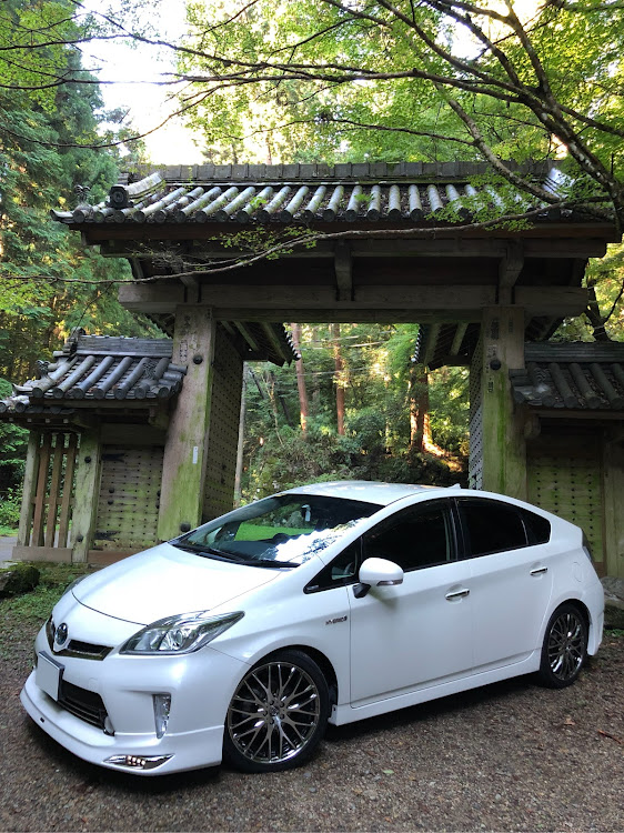 プリウスのKNM PRIUS Family・モデリスタ・シックスセンス・談山神社 東大門に関するカスタム事例の投稿画像20枚目