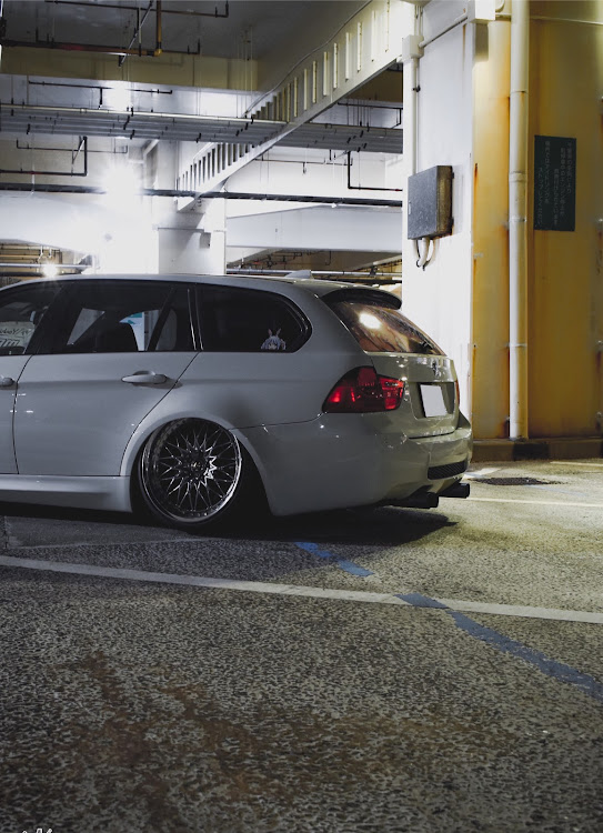 3シリーズ ツーリングのSTOPTECH・workwheels・VS-XV・痛車に関するカスタム事例の投稿画像4枚目
