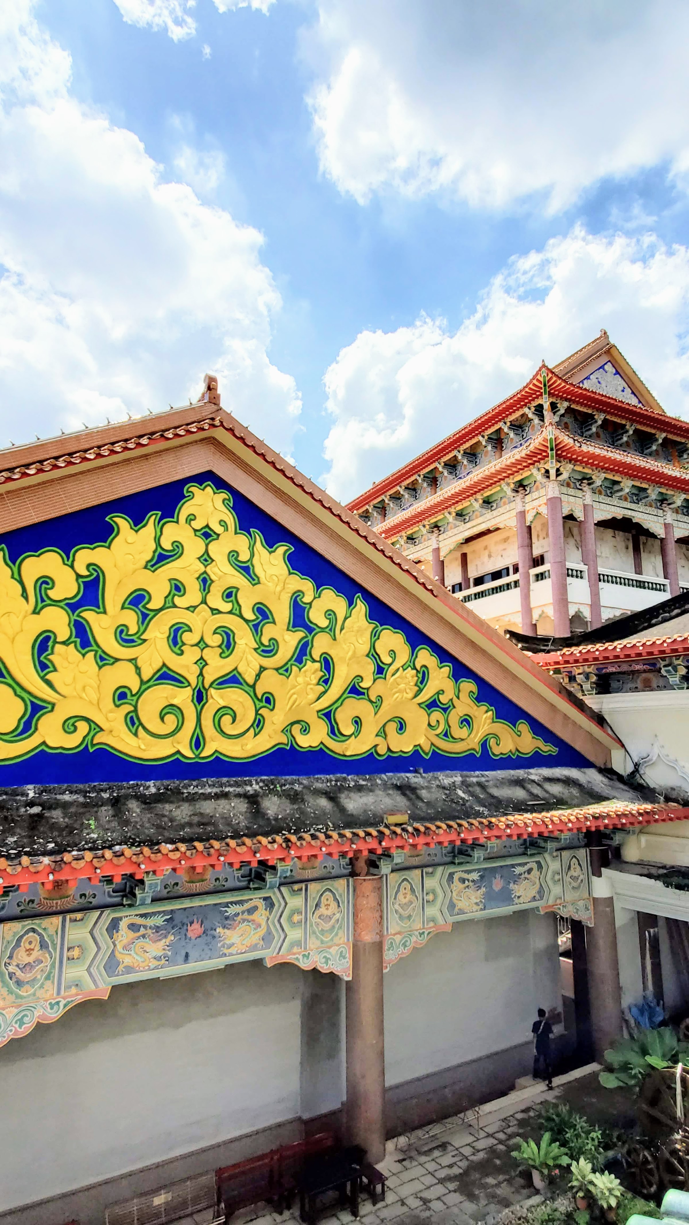 Visiting Kek Lok Si: What makes it unique is that among its millions of Buddhas it shows the blending of cultures that is so representative of Malaysia by including many stylistic representations of Buddha.