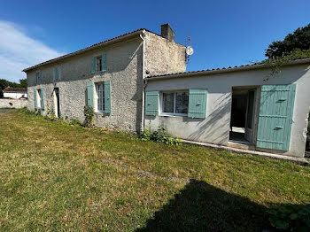 ferme à Saint-André-de-Lidon (17)