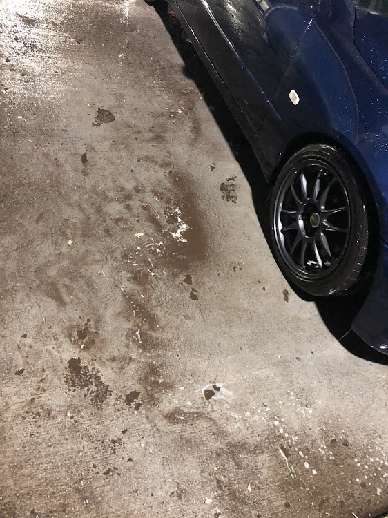 アルテッツァの洗車・ドライブ・汚い愛車・コイン洗車場に関するカスタム事例の投稿画像4枚目