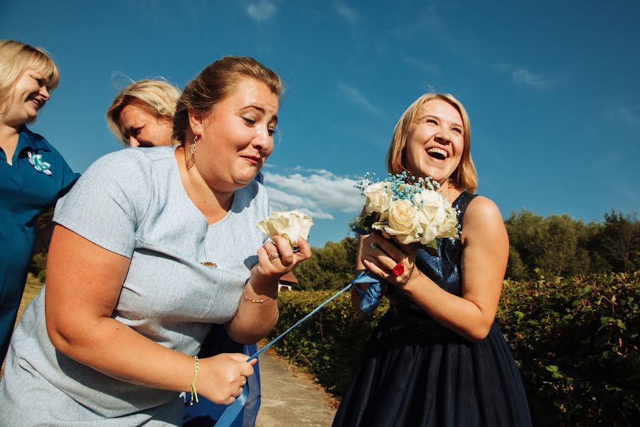 Hääkuvaaja Yuliya Loginova (shinigami). Kuva otettu 23. marraskuuta 2018