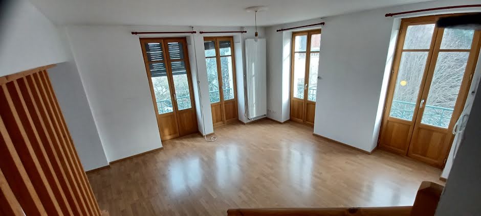 Vente duplex 4 pièces 98.31 m² à Bourbon-l'Archambault (03160), 143 100 €