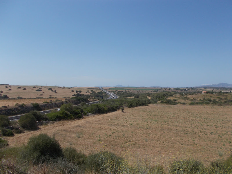 Una strada in mezzo alla pianura di Pretoriano