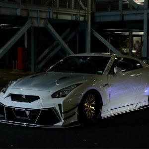 NISSAN GT-R