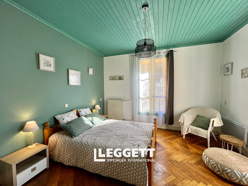 Maison avec piscine et jardin 4