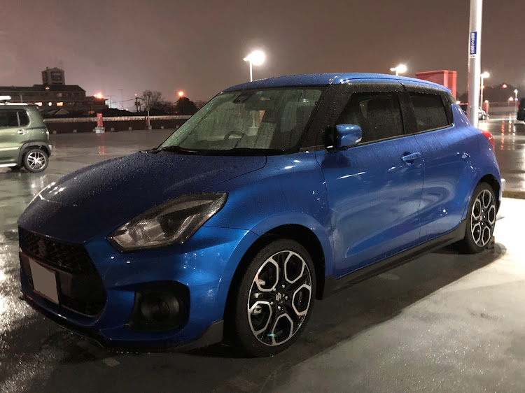 スイフトスポーツのzc33s・雨・スイフトスポーツに関するカスタム事例の投稿画像1枚目