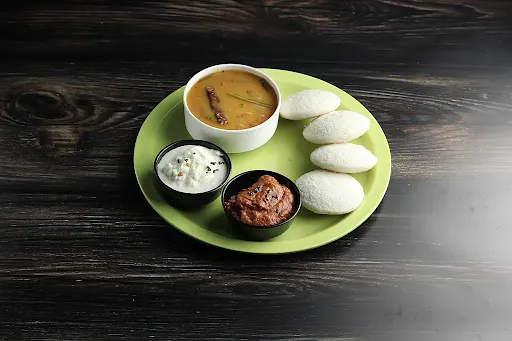 Plain Idli With Sambhar [4 Pieces]