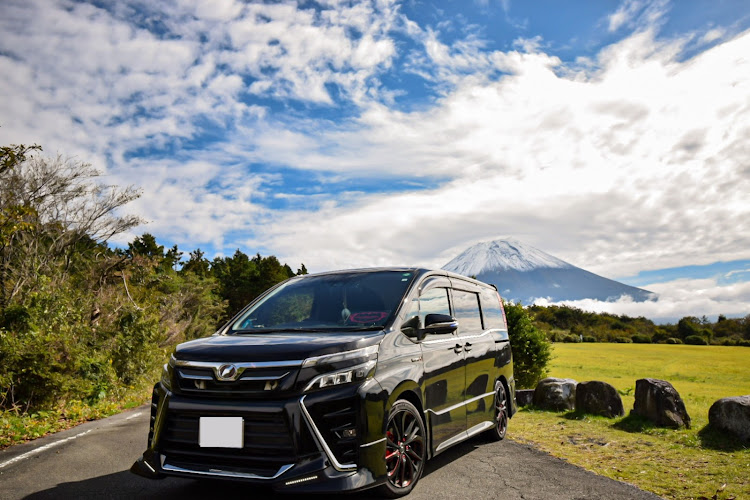 ヴォクシーのTEAM Excitación・寒い・富士山・ピックアッ...🤭🤫🤫🤫・1枚目がお気に入り😍に関するカスタム事例の投稿画像3枚目