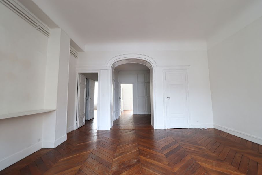 Location meublée appartement 7 pièces 150 m² à Versailles (78000), 3 300 €