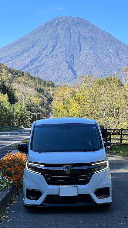 ステップワゴンスパーダのあなたの推し純正品・上から愛車・11月もよろしくお願いします・紅葉・過去画像に関するカスタム事例の投稿画像2枚目