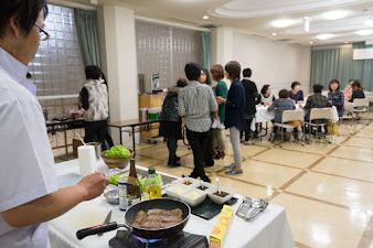 お肉（目に前で焼く）