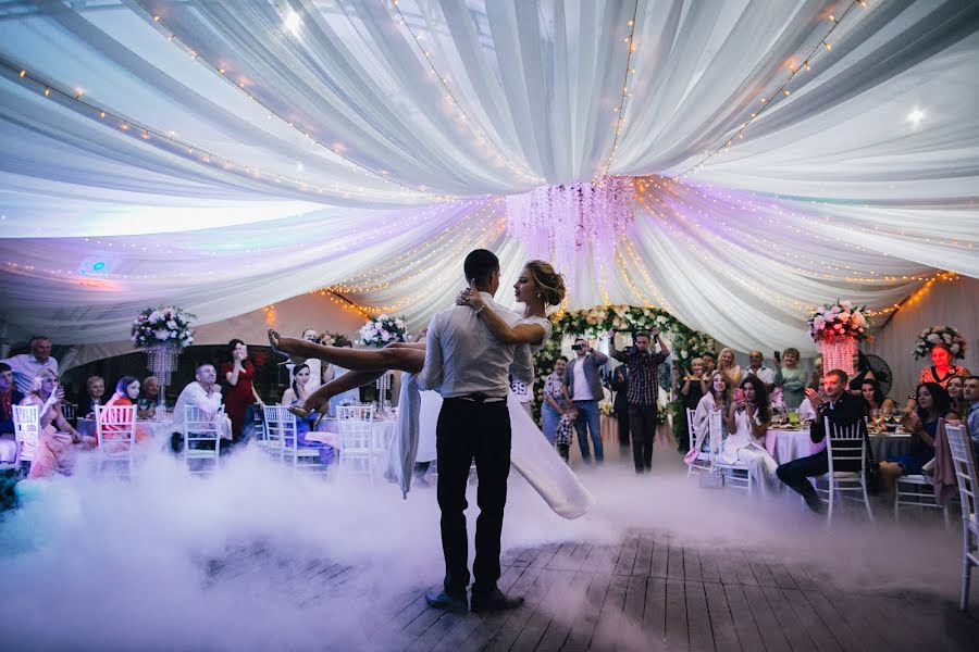 Fotógrafo de casamento Anna Ionova (annabell). Foto de 4 de fevereiro 2018